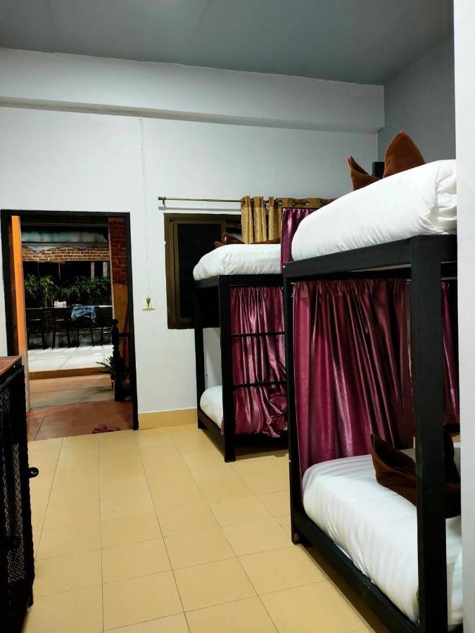 Save Hostel Тау Номер фото